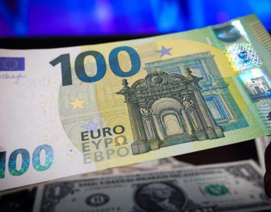 Presa germana a estimat cand Romania va adopta euro Bulgarii vor fi inainte