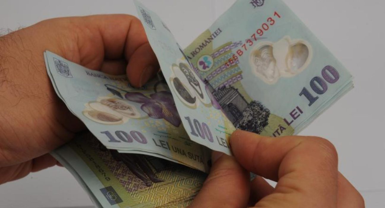 Salariul minim brut urca la 4050 lei de azi