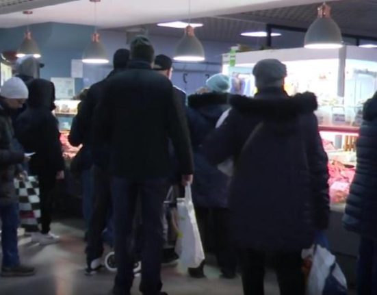 Alegerile din mai risc pentru economie Economisti leul slab poate scumpi facturile