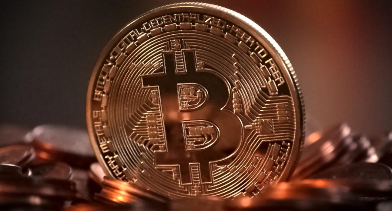 Bitcoin scaderi mari Criptomoneda sub 80000 dolari