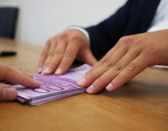O banca renumita se retrage din Romania Ce urmeaza pentru clienti