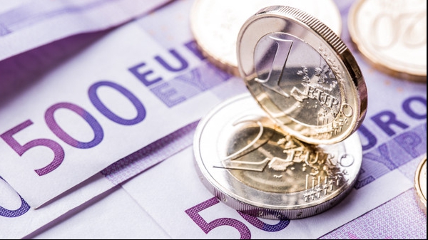 Pretul aurului atinge un record Leul scade fata de Euro