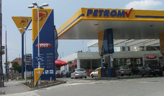 Romania Furata la Bucata Privatizarea Petrom si vanzarea monopolului de stat catre straini