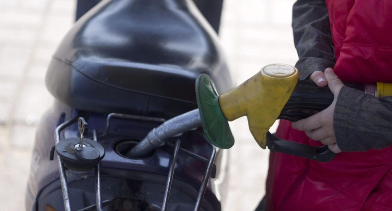 Scumpiri repetate motorina creste benzina scade