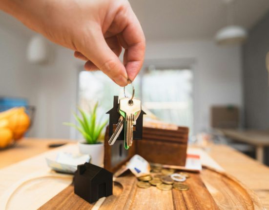 ANAF a descoperit o sursa noua de taxe apartamentele Airbnb si Booking Fiscul a identificat 22000 de persoane care isi inchiriaza locuintele in regim hotelier