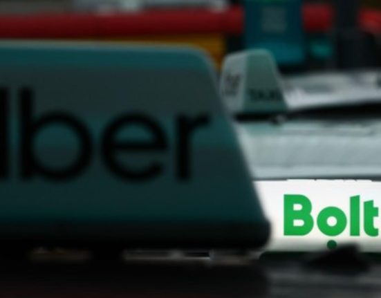 ANAF verifica firmele de ridesharing Bolt Uber Black Cab