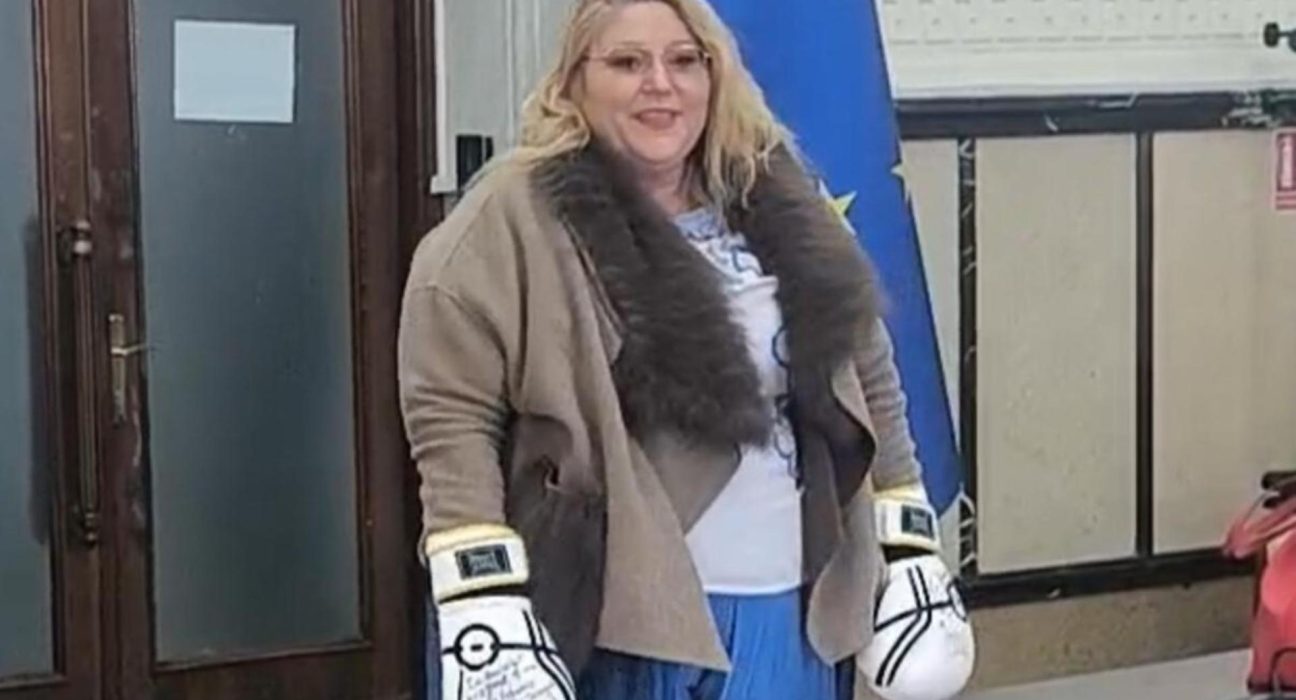 Diana Sosoaca KO din partea Federatiei Romane de Box NU este presedintele nostru de onoare