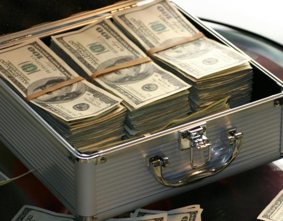 Probleme la Electrica Gaura de un milion euro demiteri multiple