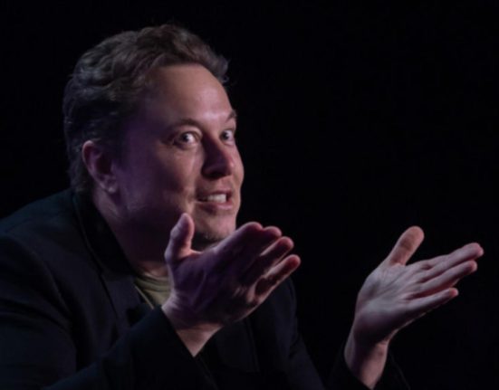 TESLA compania lui Musk ingrijorata de efectele razboiului tarifar