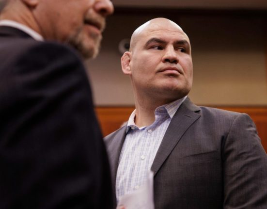 Un fost campion UFC condamnat la 5 ani pentru tentativa de omor