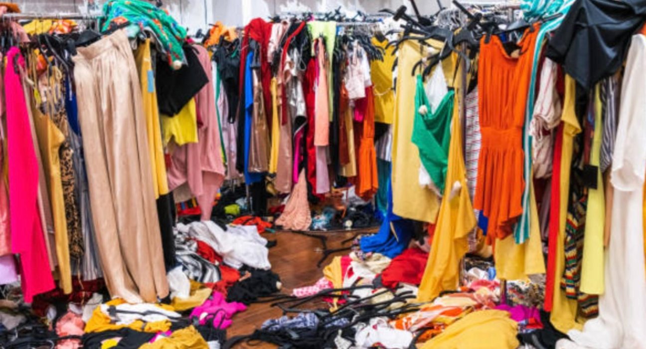 ANPC a descoperit produse periculoase in magazin second hand peste o tona confiscata fara certificat dezinfectare
