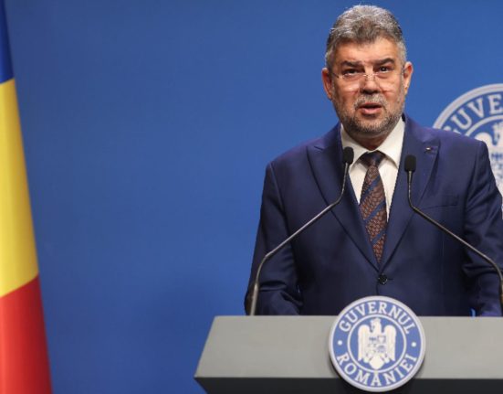 Ciolacu si Attila au aprobat contractele pentru stadioanele Dinamo si Corvinul