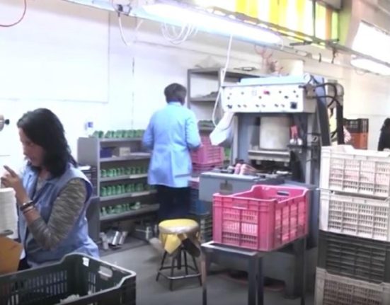 Efectul Trump Taxele SUA cauzeaza concedieri in Romania