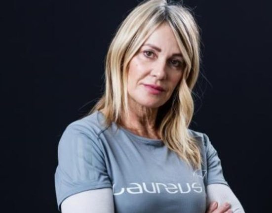 Nadia Comaneci urare de Paste pentru romani