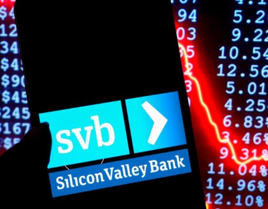 Un economist anunta criza in IT ul romanesc plecarea unei firme americane declanseaza sevraj