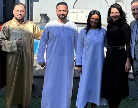 Un fost fotbalist si om de afaceri transformat dupa botez